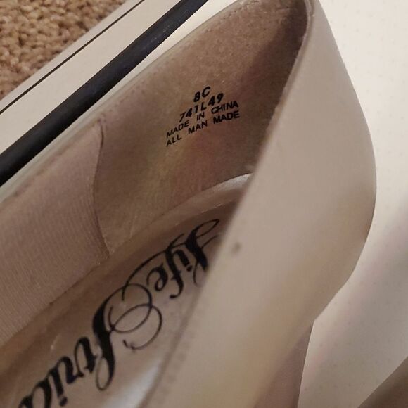 NWOT Life Stride Ladies Heels 8 C - Picture 3 of 8